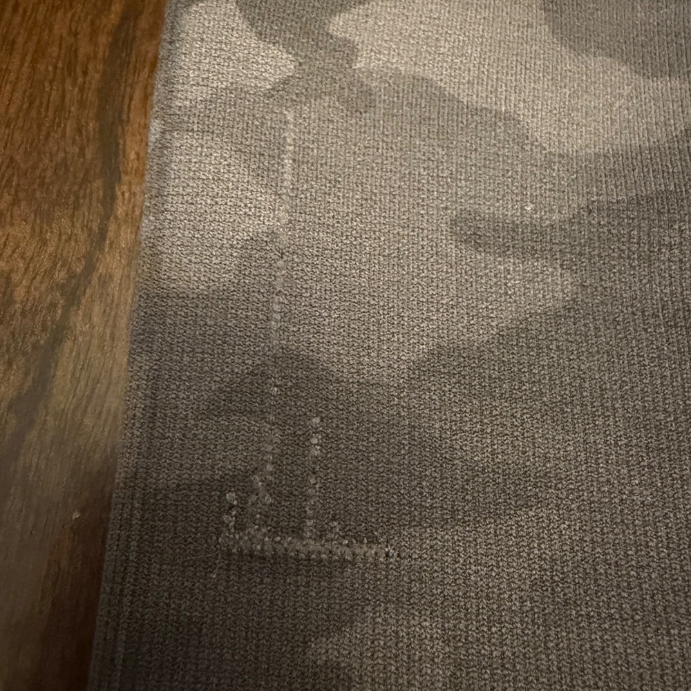 Spanx 2 Pair of Look at Me Now Green & Gray Camo Leggings, Comfy, Size Small - Picture 9 of 16